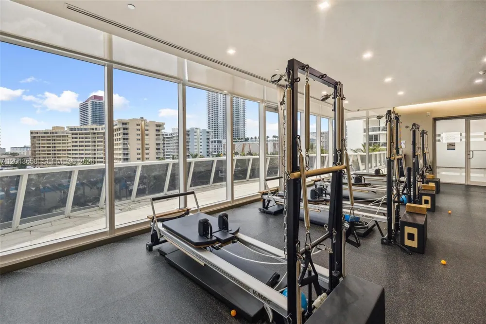 1830 S Ocean Dr #1701 Hallandale Beach, FL 33009