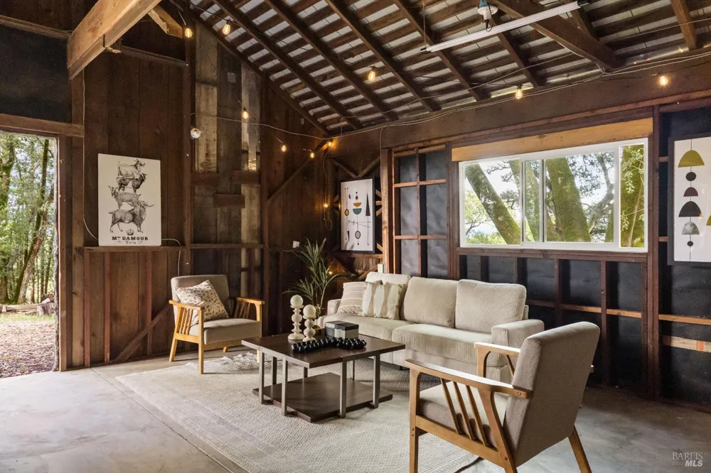 100 Zachary Lane Glen Ellen, CA 95404