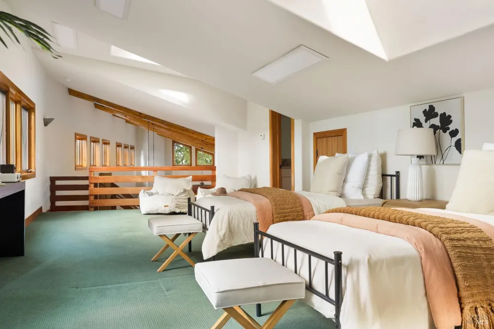 100 Zachary Lane Glen Ellen, CA 95404