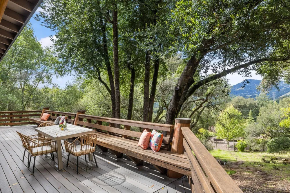 100 Zachary Lane Glen Ellen, CA 95404