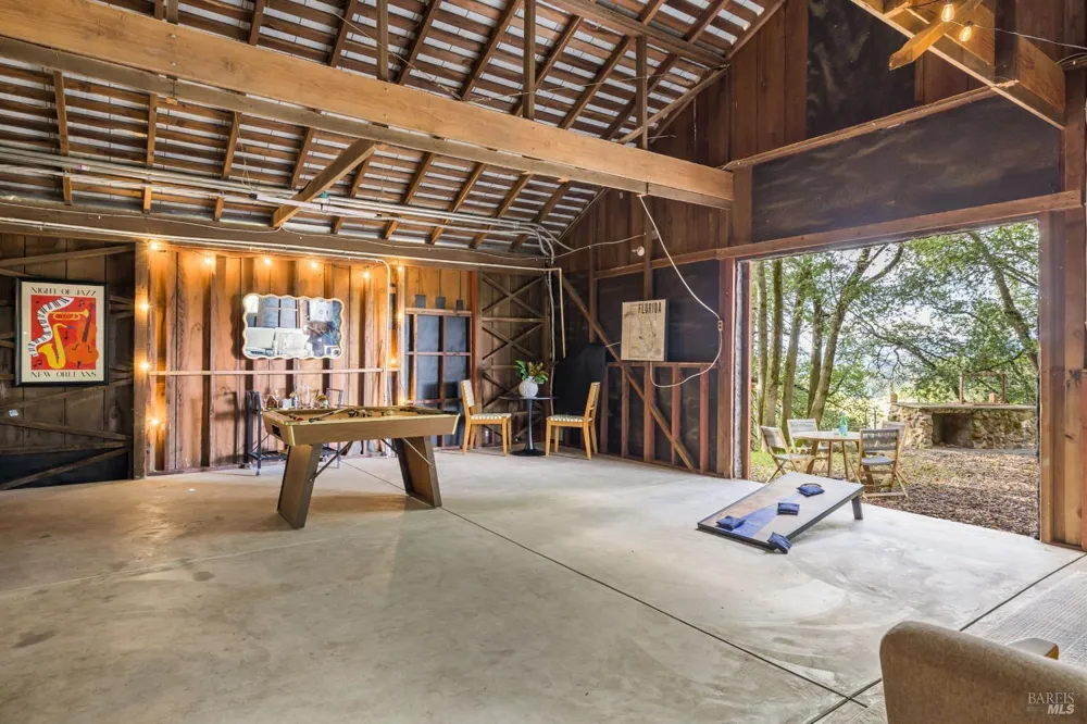 100 Zachary Lane Glen Ellen, CA 95404