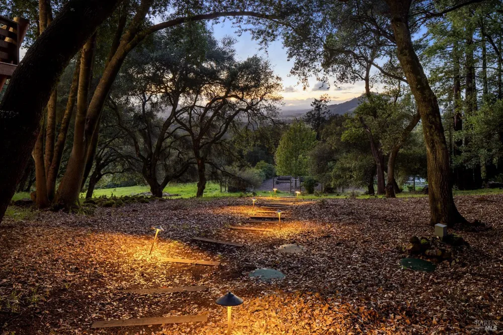 100 Zachary Lane Glen Ellen, CA 95404