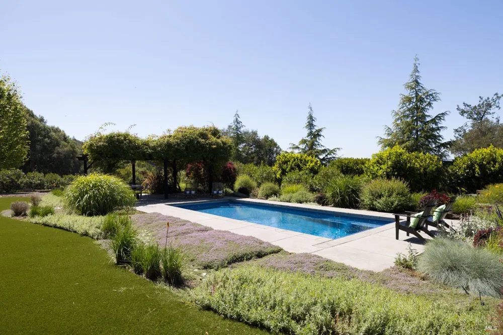 100 Zachary Lane Glen Ellen, CA 95404