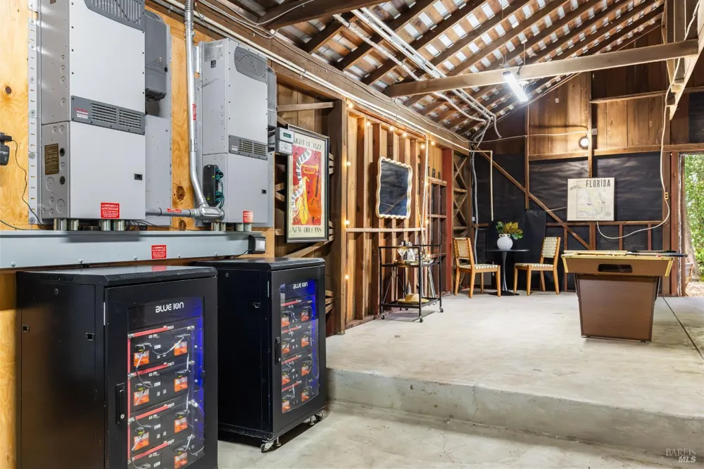 100 Zachary Lane Glen Ellen, CA 95404