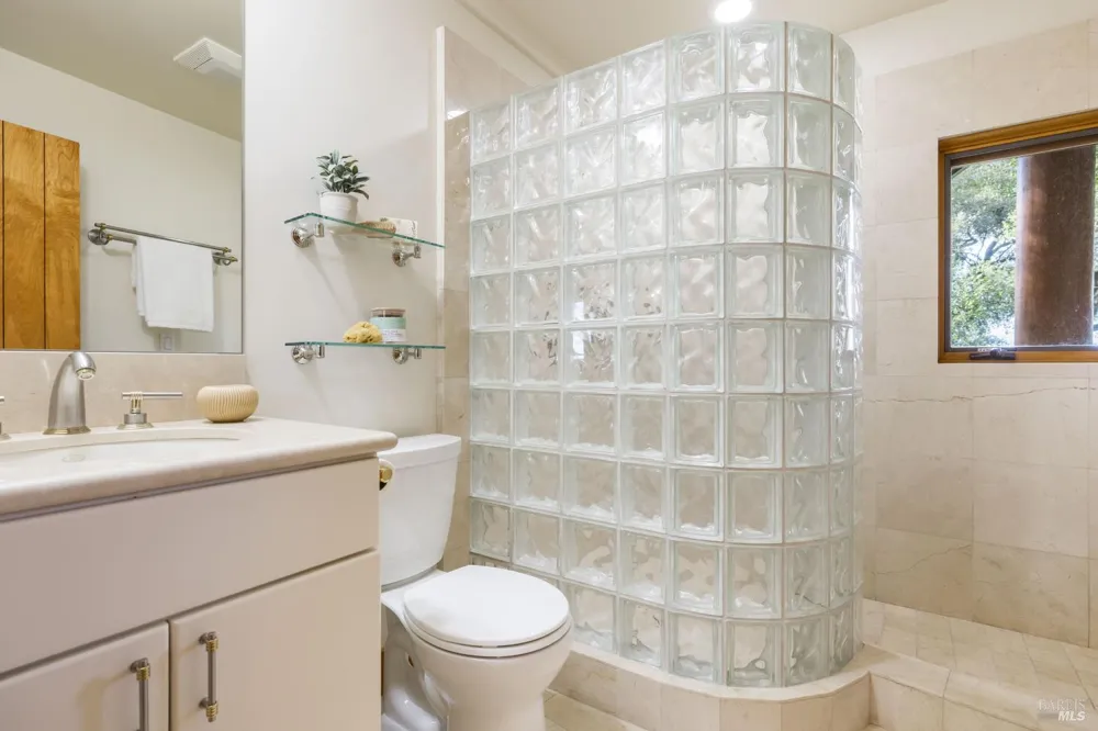 100 Zachary Lane Glen Ellen, CA 95404