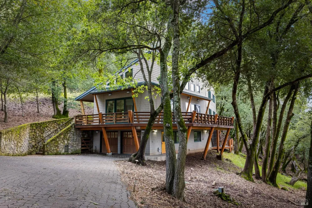 100 Zachary Lane Glen Ellen, CA 95404