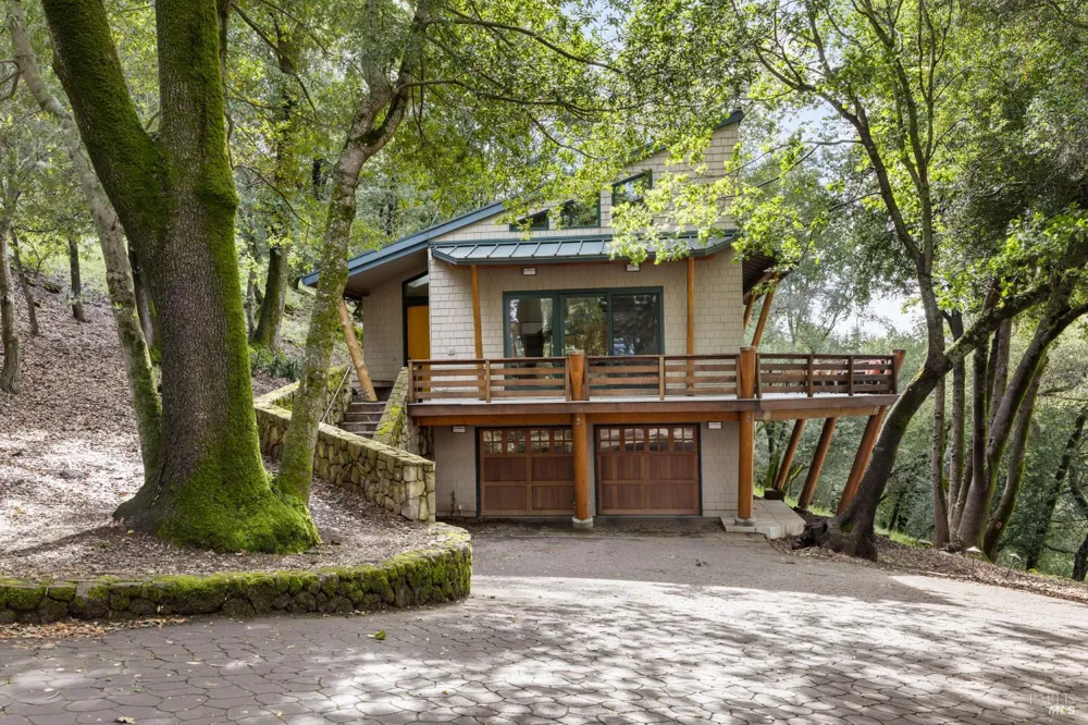 100 Zachary Lane Glen Ellen, CA 95404