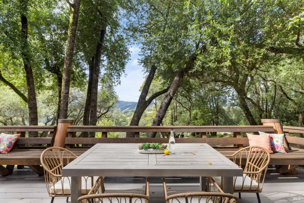 100 Zachary Lane Glen Ellen, CA 95404