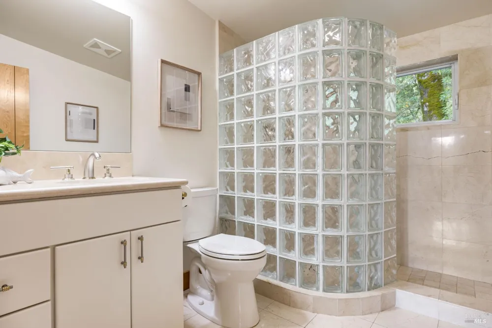 100 Zachary Lane Glen Ellen, CA 95404