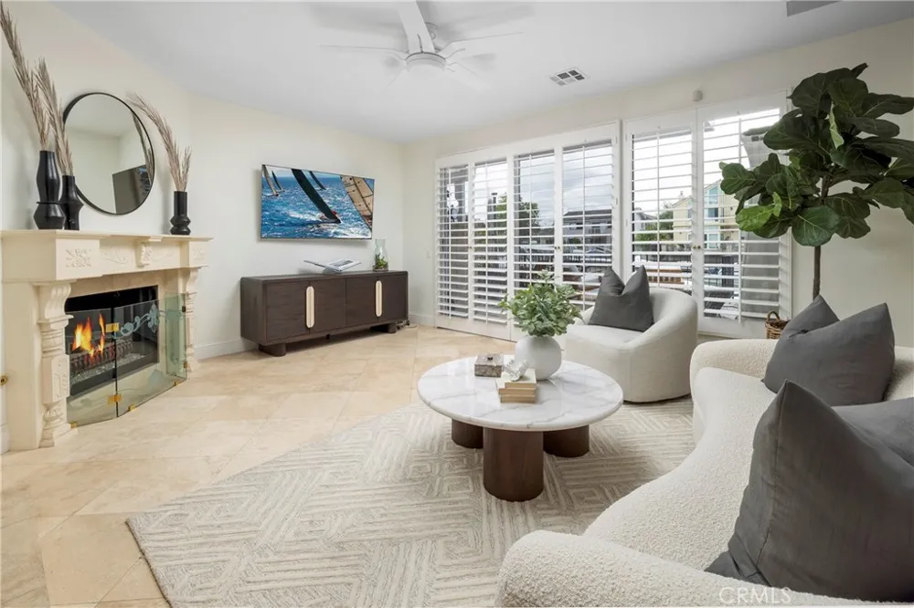 16068 Bonaire Huntington Beach, CA 92649