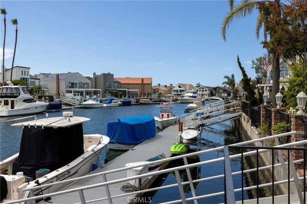 16068 Bonaire Huntington Beach, CA 92649