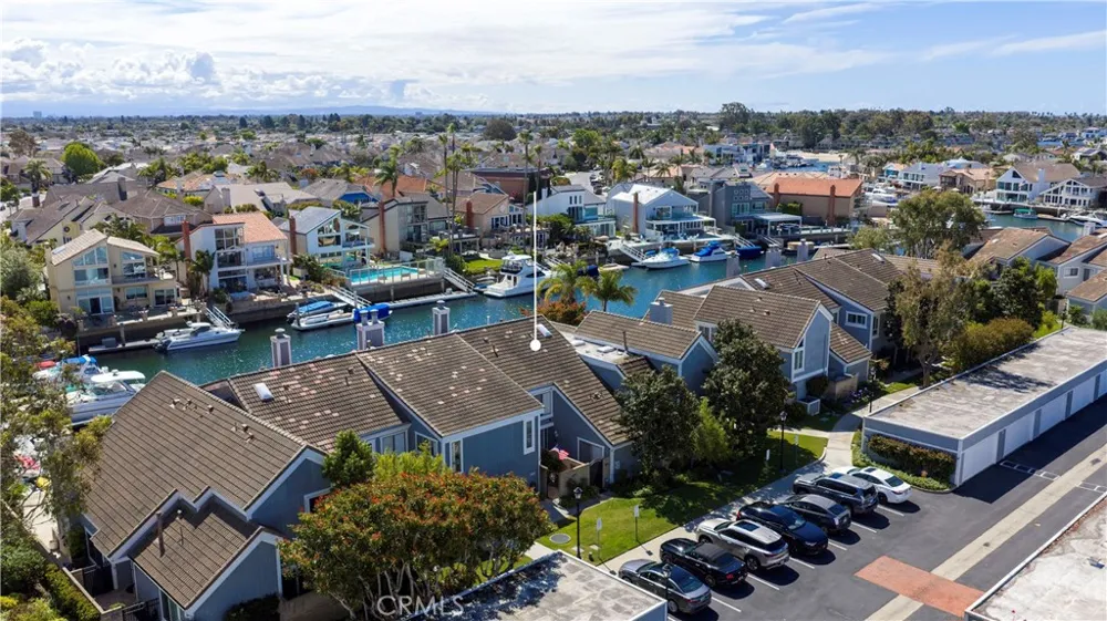 16068 Bonaire Huntington Beach, CA 92649