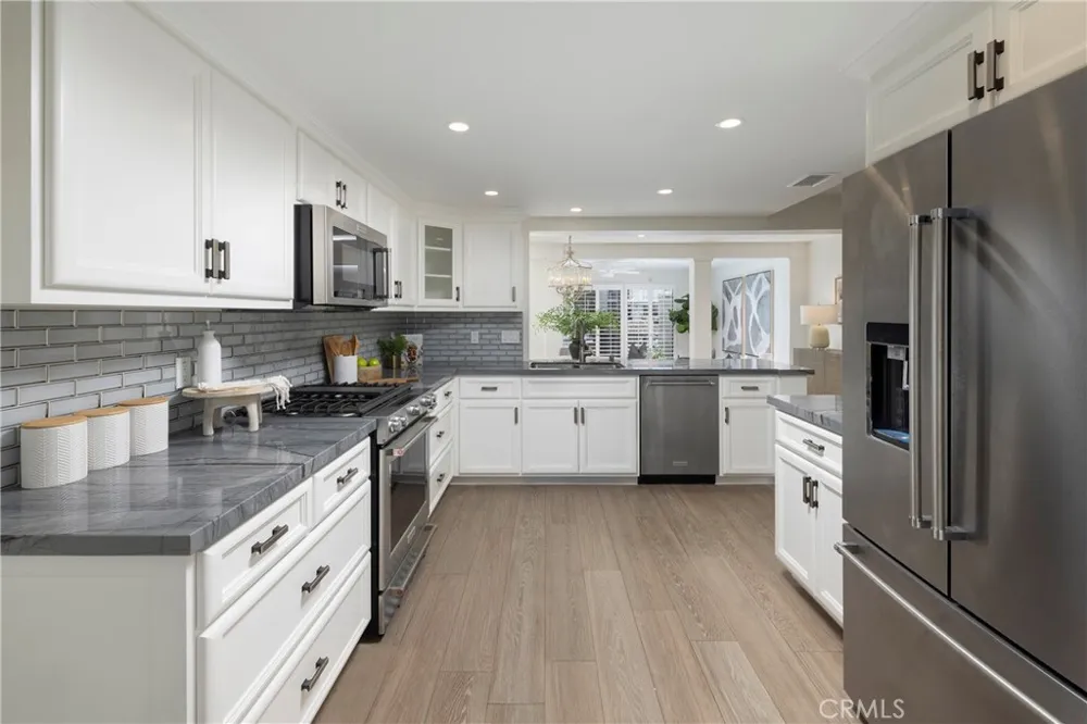 16068 Bonaire Huntington Beach, CA 92649