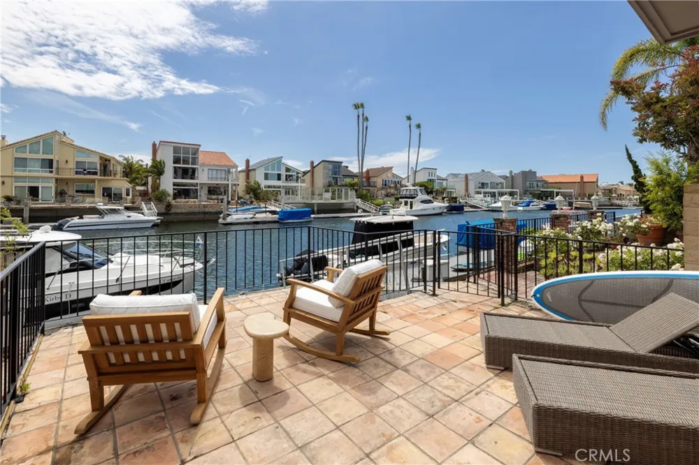16068 Bonaire Huntington Beach, CA 92649