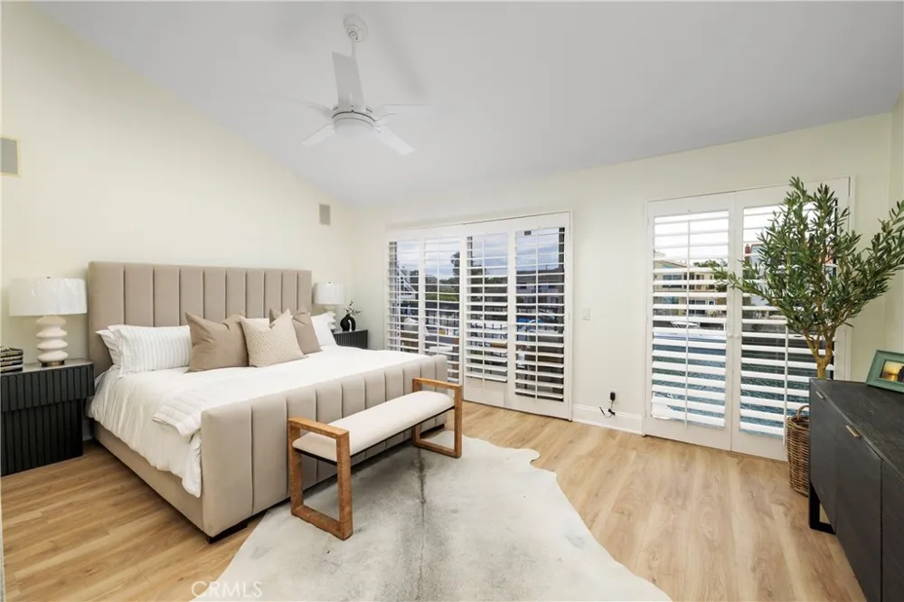 16068 Bonaire Huntington Beach, CA 92649