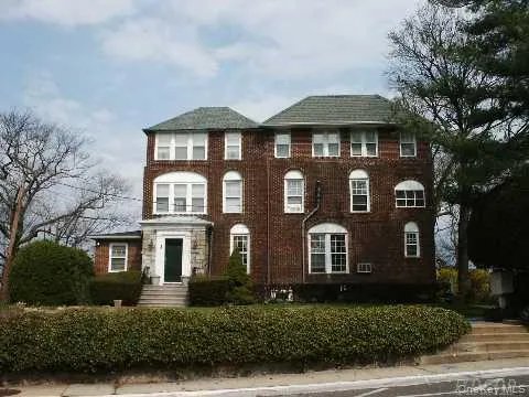 378 Sea Cliff Avenue #3