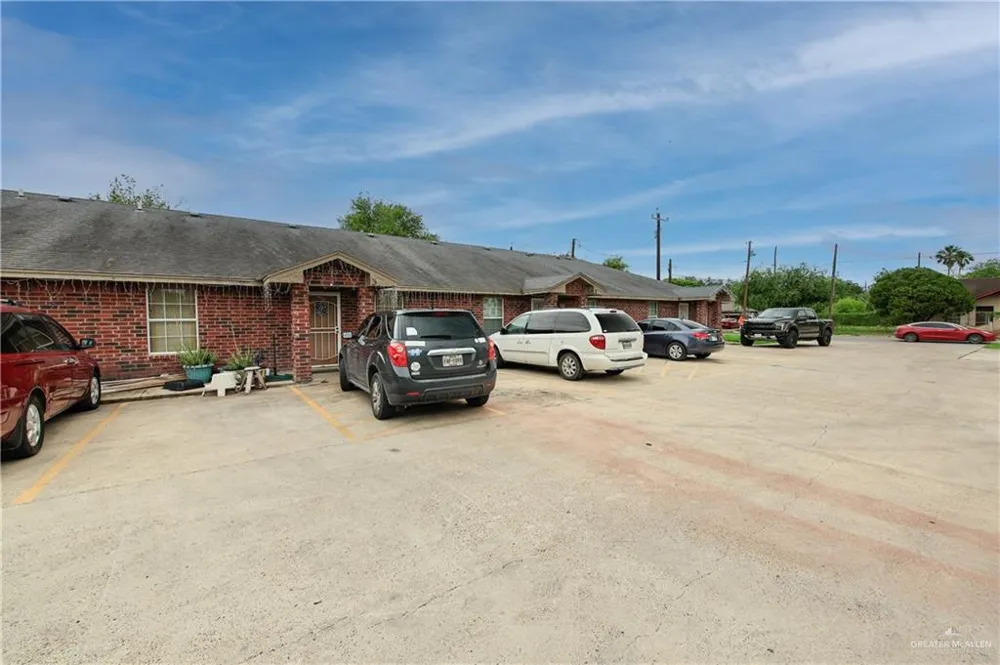 905 South Avenue Donna, TX 78537