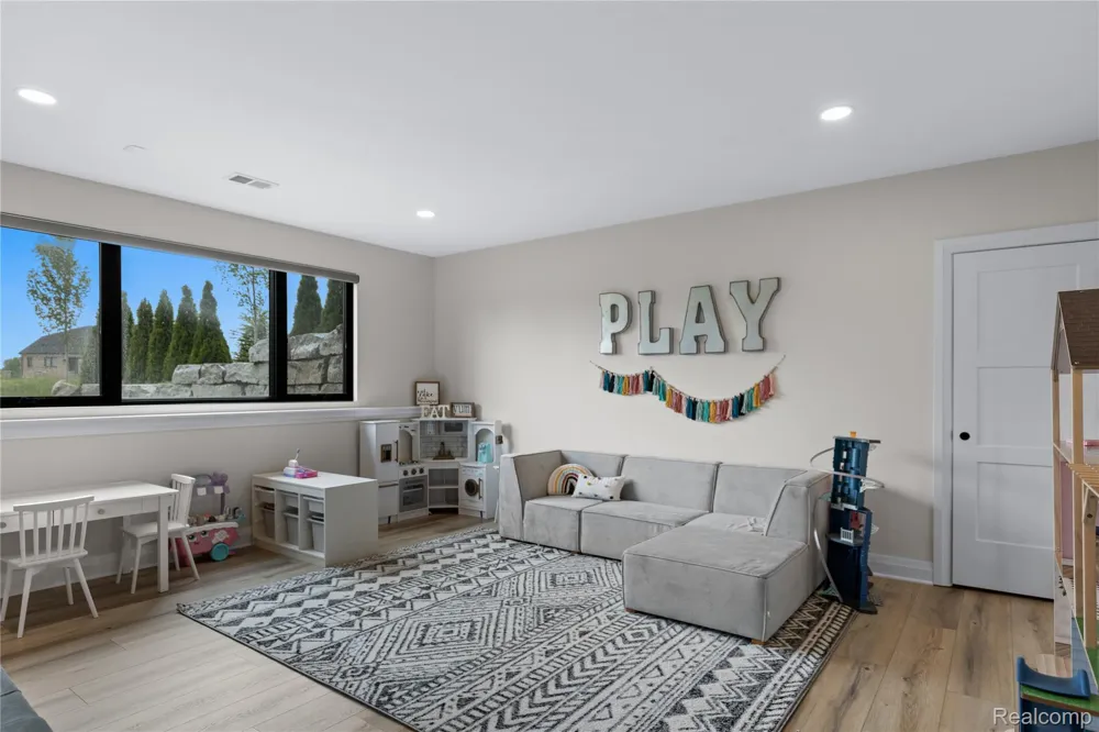 19127 Maybury Meadow Court Northville Township, MI 48167