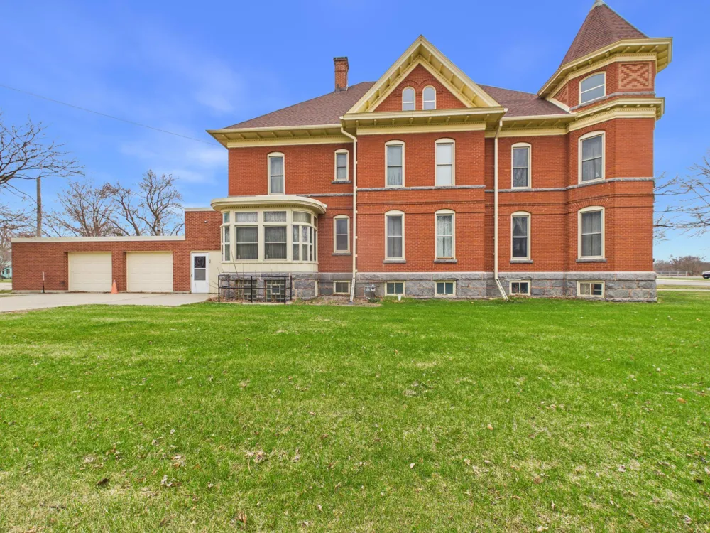 402 Second Street SE Melrose, MN 56352