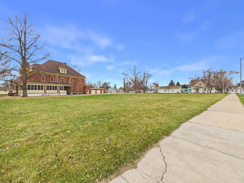 402 Second Street SE Melrose, MN 56352