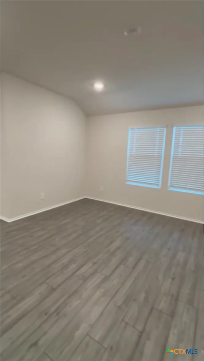 208 Ida Loop Seguin, TX 78155