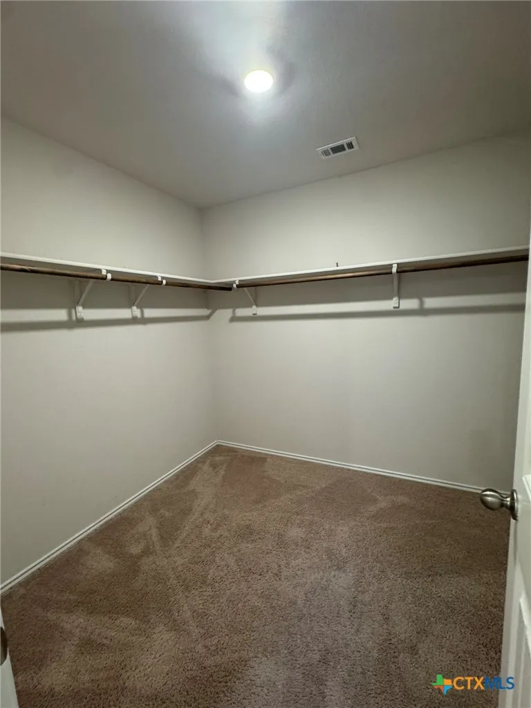 208 Ida Loop Seguin, TX 78155