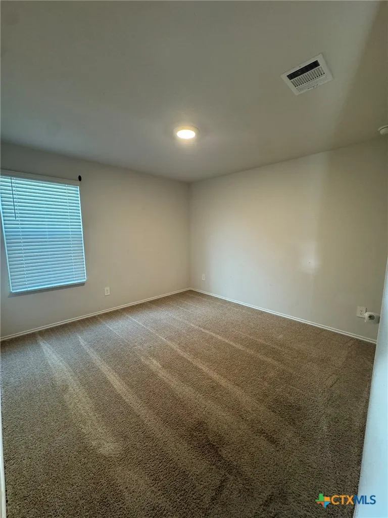 208 Ida Loop Seguin, TX 78155