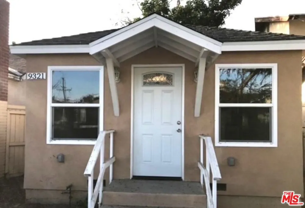 9321 Virginia Avenue South Gate, CA 90280