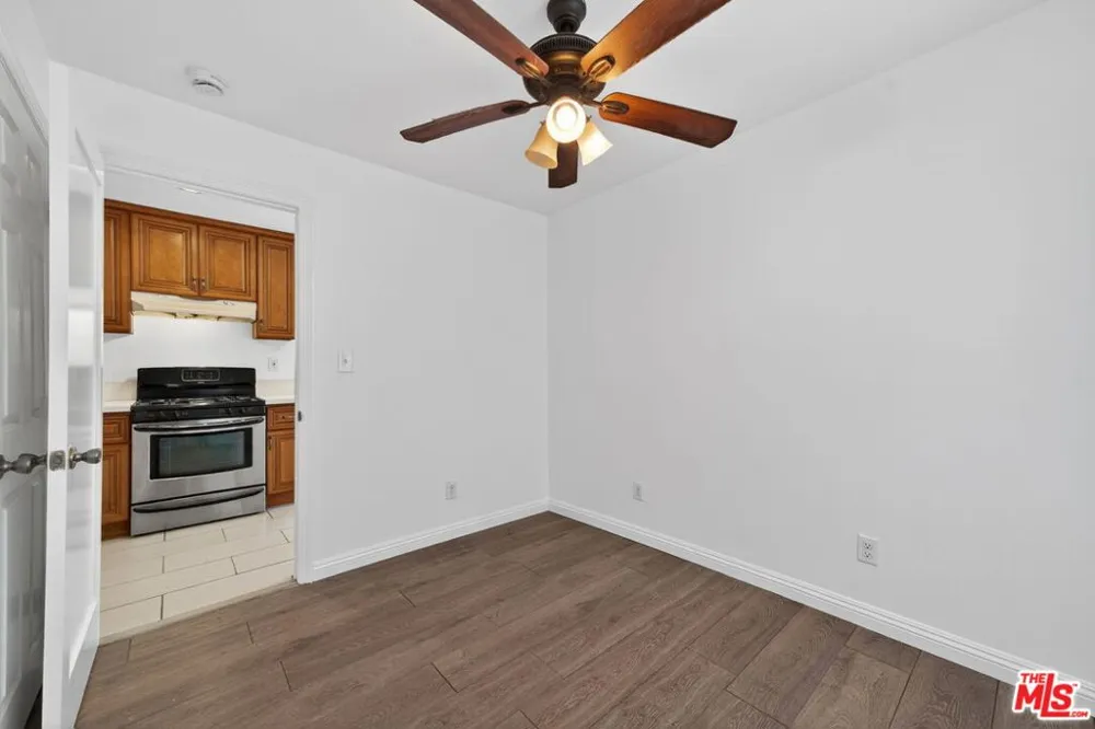 9321 Virginia Avenue South Gate, CA 90280