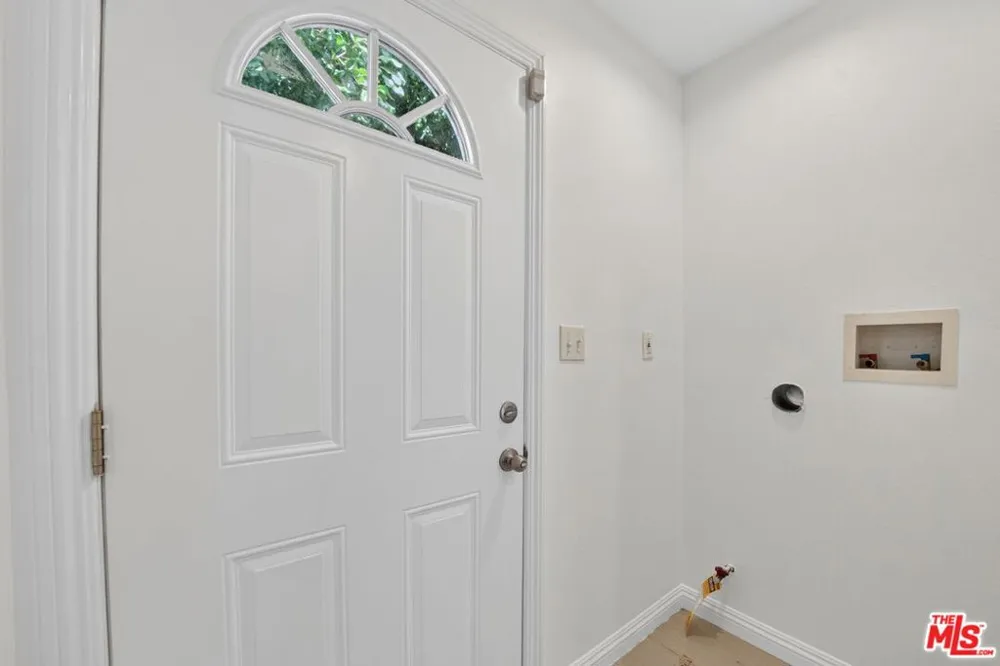 9321 Virginia Avenue South Gate, CA 90280