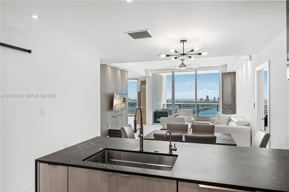 900 Biscayne Blvd #4202 Miami, FL 33132