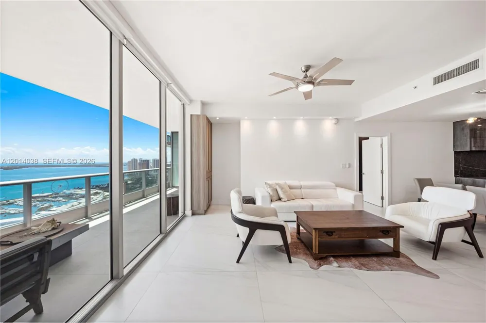 900 Biscayne Blvd #4202 Miami, FL 33132