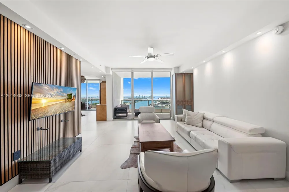 900 Biscayne Blvd #4202 Miami, FL 33132