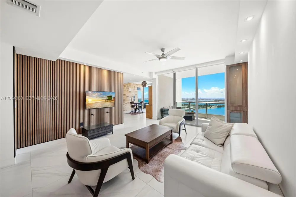 900 Biscayne Blvd #4202 Miami, FL 33132