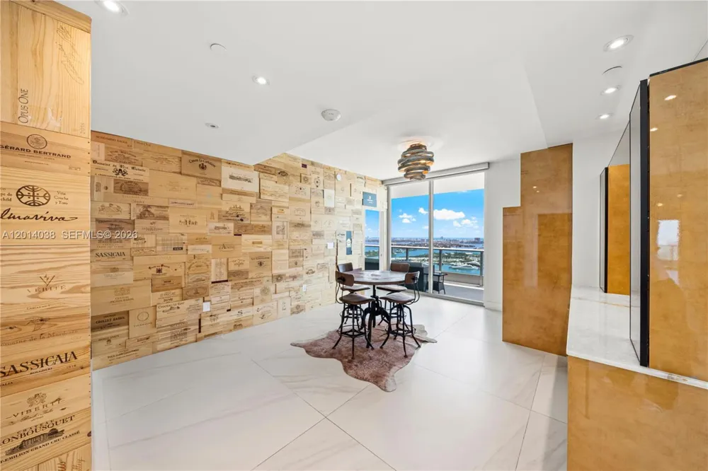 900 Biscayne Blvd #4202 Miami, FL 33132