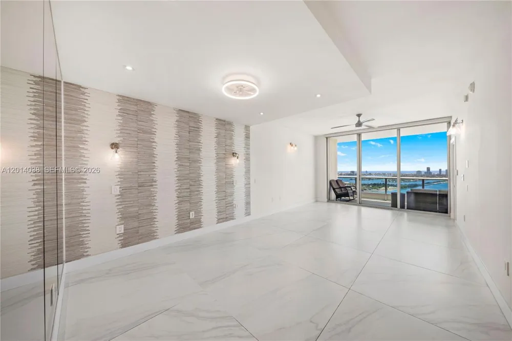 900 Biscayne Blvd #4202 Miami, FL 33132