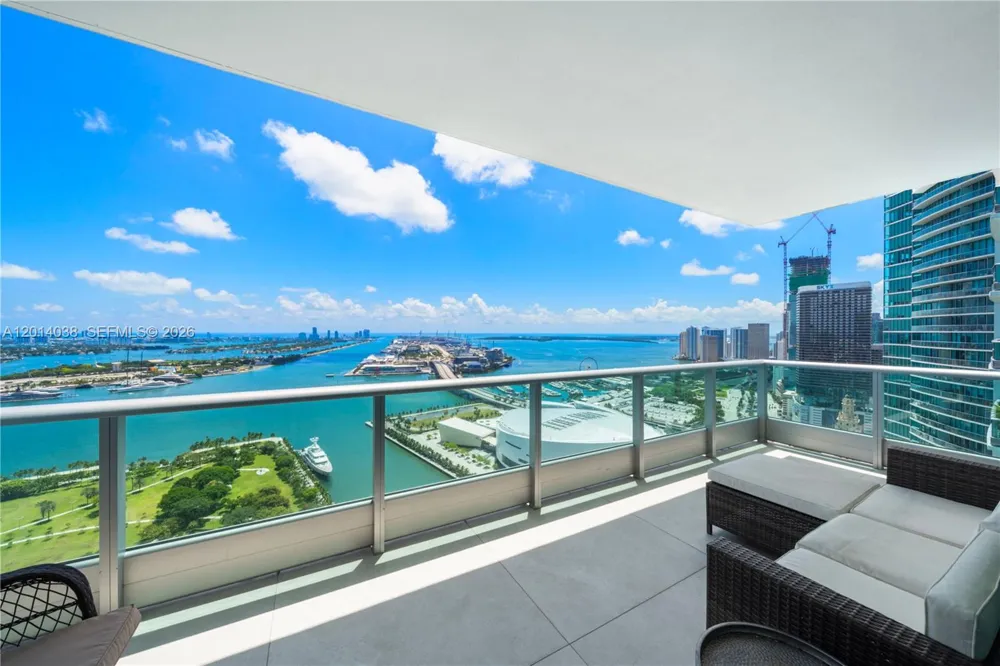 900 Biscayne Blvd #4202 Miami, FL 33132