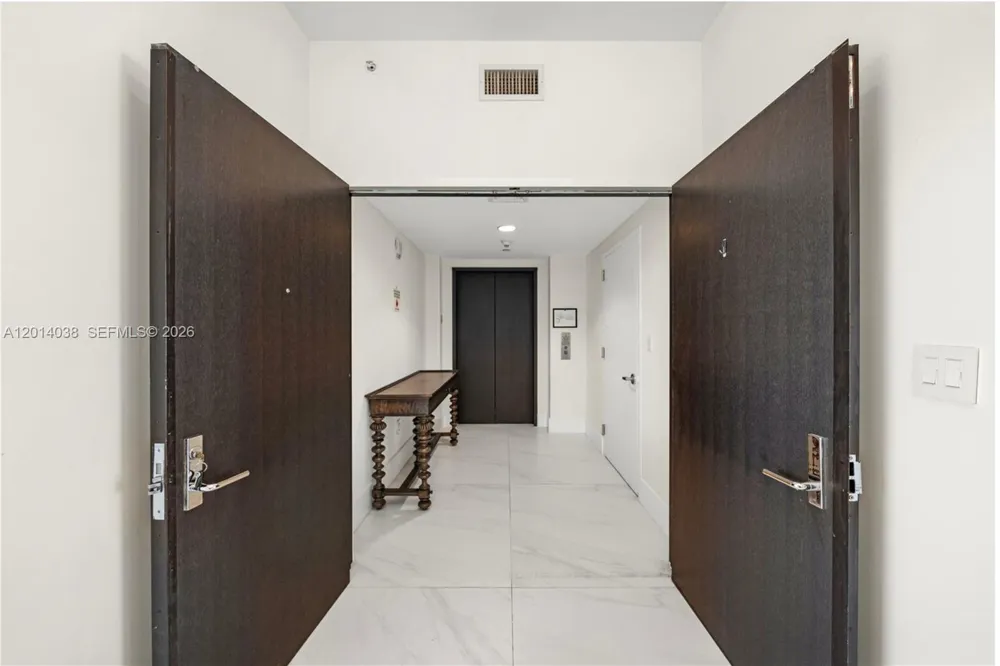 900 Biscayne Blvd #4202 Miami, FL 33132