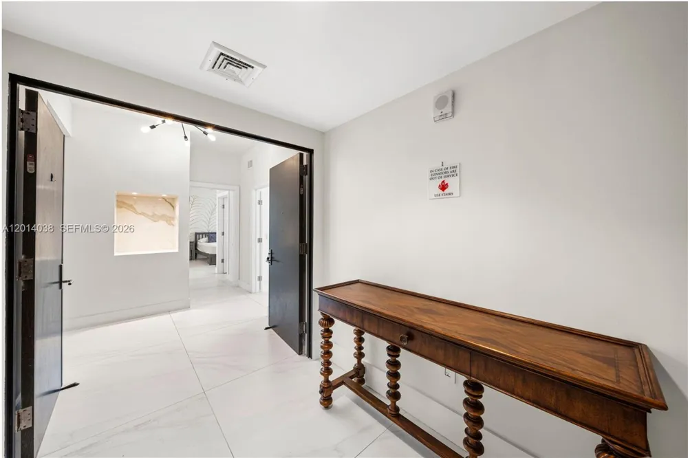 900 Biscayne Blvd #4202 Miami, FL 33132