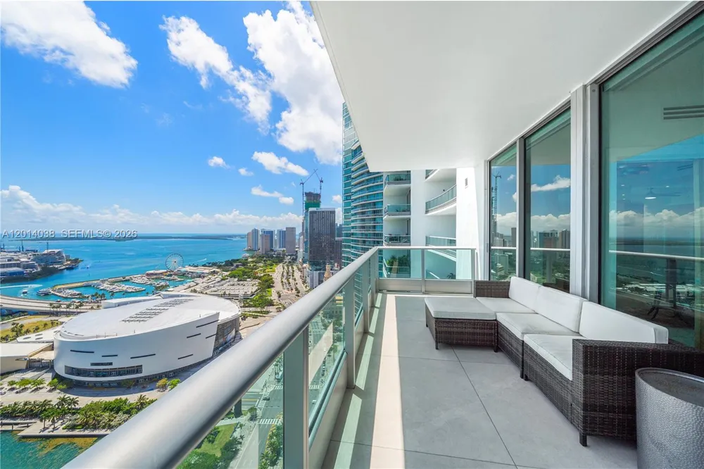 900 Biscayne Blvd #4202 Miami, FL 33132