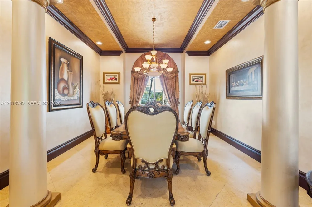 9861 NW 135th St Hialeah Gardens, FL 33018