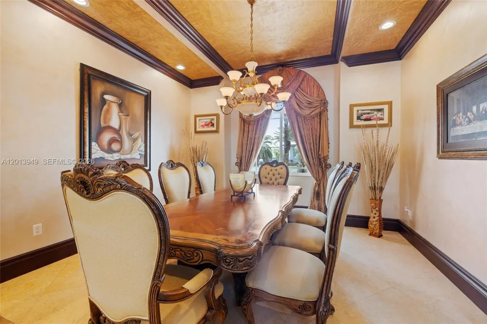 9861 NW 135th St Hialeah Gardens, FL 33018
