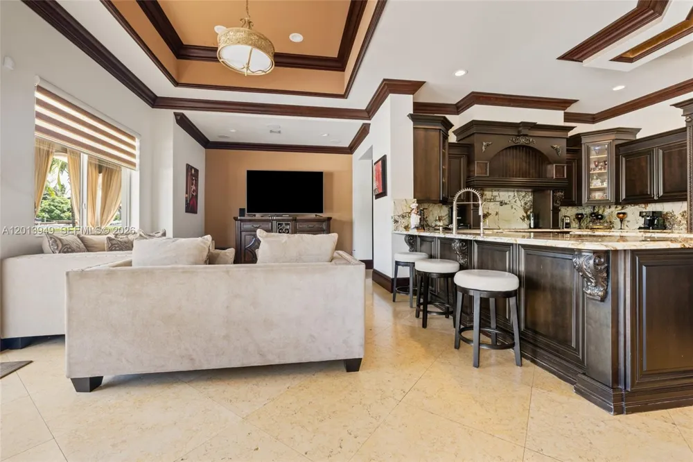 9861 NW 135th St Hialeah Gardens, FL 33018