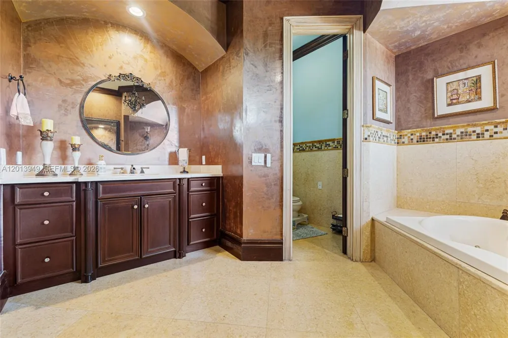 9861 NW 135th St Hialeah Gardens, FL 33018