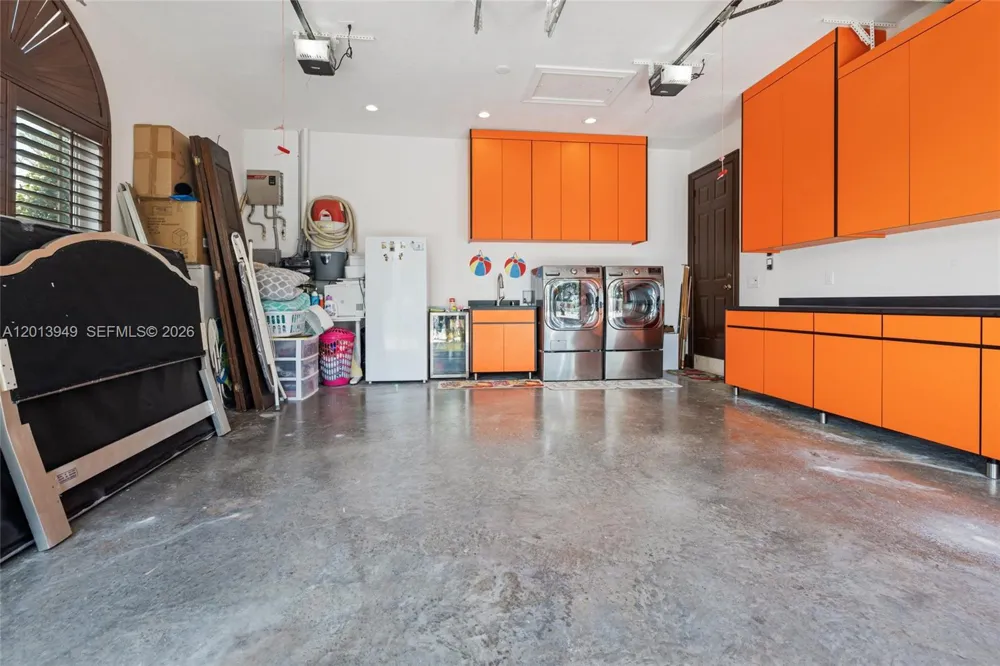 9861 NW 135th St Hialeah Gardens, FL 33018