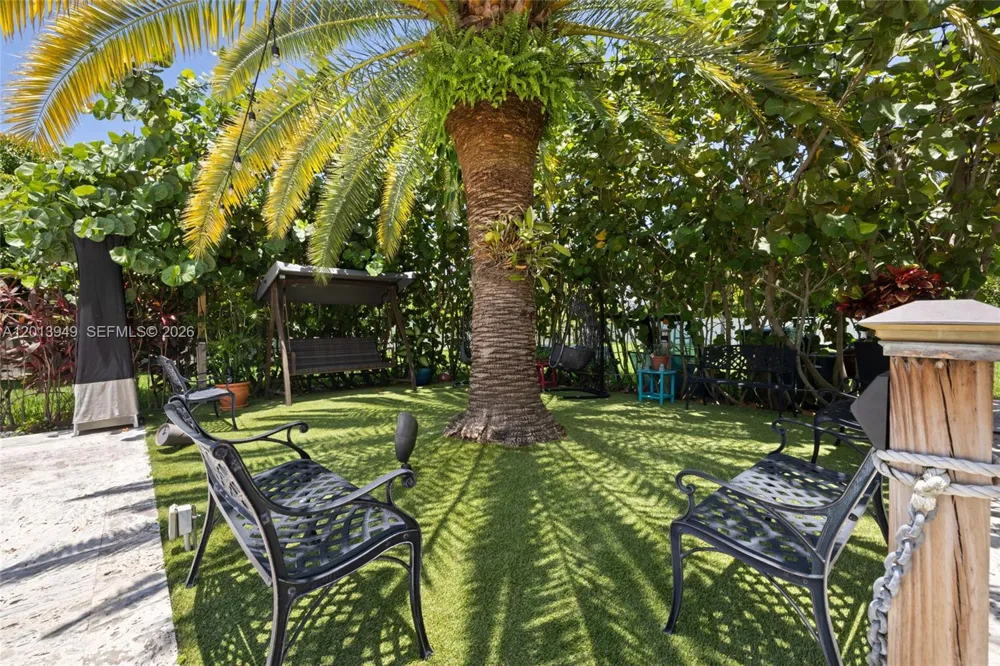 9861 NW 135th St Hialeah Gardens, FL 33018