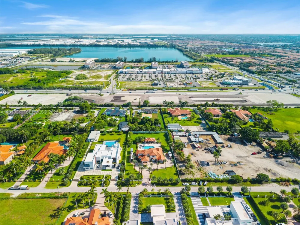 9861 NW 135th St Hialeah Gardens, FL 33018