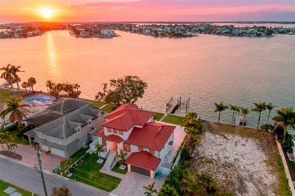 4 PARADISE LANE Treasure Island, FL 33706