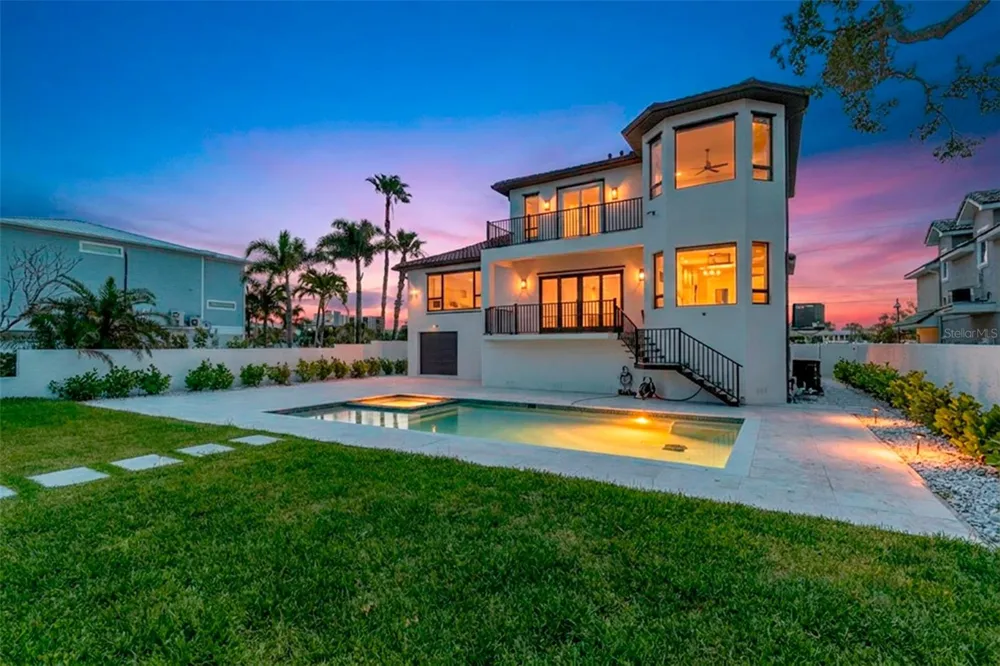 4 PARADISE LANE Treasure Island, FL 33706