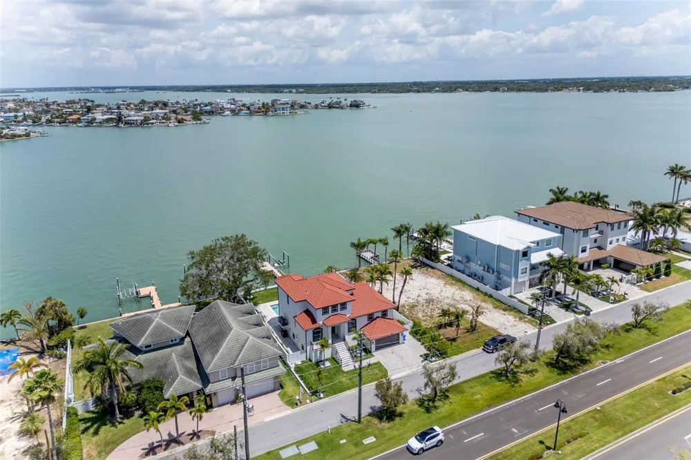 4 PARADISE LANE Treasure Island, FL 33706